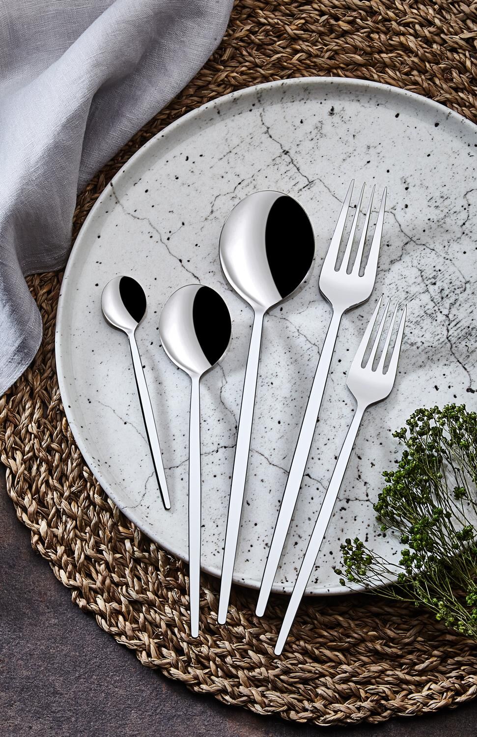 Aris Modern Görünümlü 30 Parça Çatal Kaşık Seti 18/10